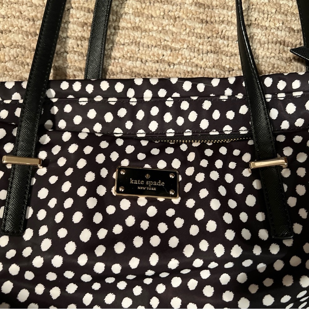 Kate Spade Stevie diaper bag with changing pad - Picture 2 of 12